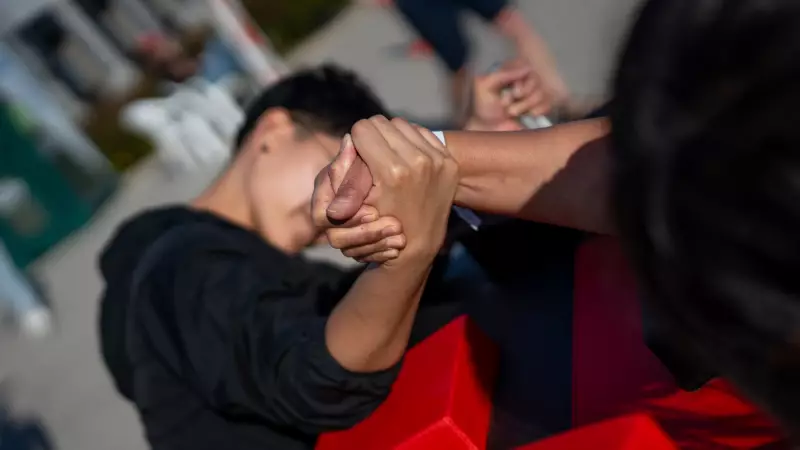 Armwrestling - Stůl na páku