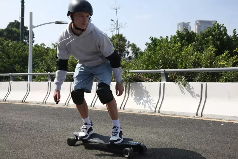 Elektrický longboard